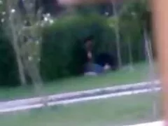 Egy férfi felajánlotta, hogy egy lányt egy olyan dologra visz, amely nem rendelkezik Bentley-vel vagy Ferrarival, egy szokásos golfkocsival. A fiatal nő kiderült, hogy nem kapzsi kurva, édes varázsa, hogy ösztönözze egy romantikus ember kivonását, édes pedig a szex közelről szex lovagjainak köszönhetően. Tehát, amikor hirtelen ez a pár egy kicsit bolond lesz, majd szexelni egy álomautóval, ablakok nélkül, ajtók nélkül.