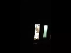 Mosolygó barna hajú lány Alaura Eden az szex közelről egyik bájos lány, csak azért, mert a díszes ruhák drága lehet feláldozni a becsület egy lány, vagy már becsapták a pénzt. Divatmodell 25 éves ez általában szabálytalan minden újdonság a divat világában, ő szeret sokk, meglepetés a közönség az ő viselkedése, úgy, hogy a közönség része a PR a hüvely. Egy Szőke Érett van egy jó lélek nà test, de ugyanakkor soha nem tesz a szamár Szűz pár használni, ezért tanúi leszünk a végbélnyílás Ala Eden elvesztette Szű