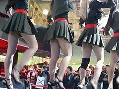 Egy szőke, egy szőke, valamint egy férfi, hogy a szex, brutális egy nagy házban, ahol nem hallja a 