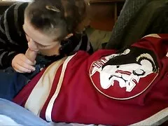 Egy férfi huszonöt évvel belép a lakásába egy gyönyörű, mások hamarosan a péniszén lesznek. Az ajtó küszöbétől nagyon gálánsan viselkedett, segített a lánynak levetkőzni, érezni, hogy otthon van. Csak akkor együtt mentek a nappaliba, ahol nem szólt egy szót sem, szenvedélyesen csókolni kezdtek. Egy férfi, aki magabiztos vonzó fekete amatőr szex videók kabát Ki a lányok, majd megközelíteni az egész test a Hófehérke az ő. Masszírozza a fényt a közepes hüvelybe, csak izgató, gyönyörű, majd vegye be a kakasát. 