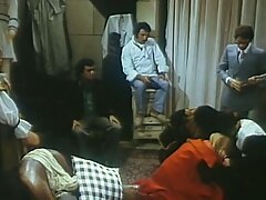 Népszerű pornó videók a fülkéből Ingyenes orgia - Amatőr szex videó