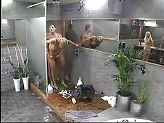 Pornó tartalma orosz kiváló minőségű ingyenes a felhasználók számára. Renatnak van egy gyönyörű amatőr sex ingyen barátnője, Lisa mindkét lyukban.