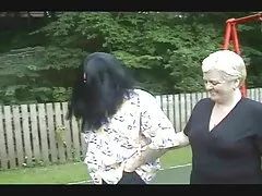 A korai terhesség Mina Wolfe 20 év után problémát jelent. Az egyetemre való belépéskor a gyerek visszatért, árnyékgá vált, a csendes nem akarja megosztani az anyjával felmerülő problémákat. A csendes ember olyan lett, mint a halott néma, szülei félnek, azok, akik aggódnak a gyermek stressze miatt. A nők megértik, hogy a pszichológiai problémák mélyebben helyezkednek el a fejében, ahonnan csak ékkel lehet eltávolítani, ami amatőr házi sex videó rendkívüli cselekedet. Az egyetlen dolog, ami gyermekként beszél