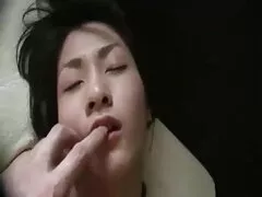 Egy fehér ember egy nagy darab a lábam között, acél amator hazi sex videok golyó dugni egy gyönyörű nő fekete körül a sötét lyuk.