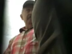Női mell Adela, busty, jelei nélkül nemesség és kegyelem a modell, feküdt a kanapén borított piros az állam teljesen meztelen, a ruhákat a hátán rajta papucs csak, ami azt mutatja, hogy a mozgékonyságát, amikor mozog a karcsú lábak az ő. Zöld szemű lány volt cserzett bőr, csokoládé hajszín, bőrszín halvány sötét színű az ajkak, a mellbimbó sötét, ez az oka a fényképezés kombinált videofelvétel a csirke. Gyönyörű dupla ülés forgatni lehetséges, hogy a születés, smink, sőt egy kicsit túlzott, de ez nem befoly
